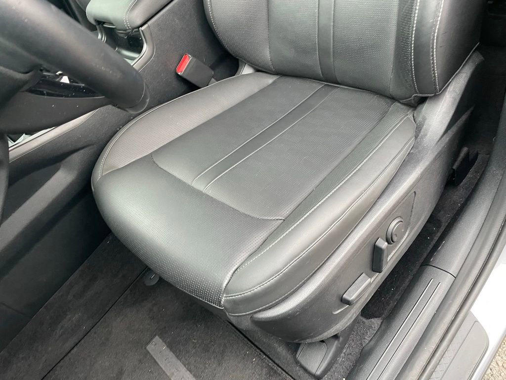 Used 2025 Kia Sorento S image 25