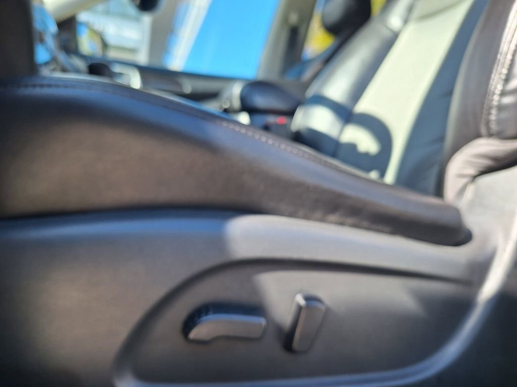 Used 2020 Nissan Pathfinder SV w/ Rock Creek Edition image 10