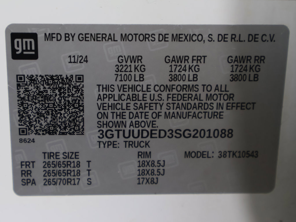 Used 2025 GMC Sierra 1500 SLT AWD/4WD image 40