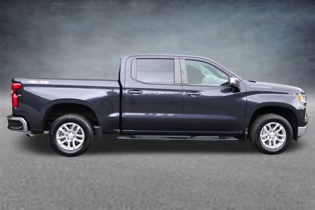 Used 2024 Chevrolet Silverado 1500 LT w/ Protection Package AWD/4WD image 2