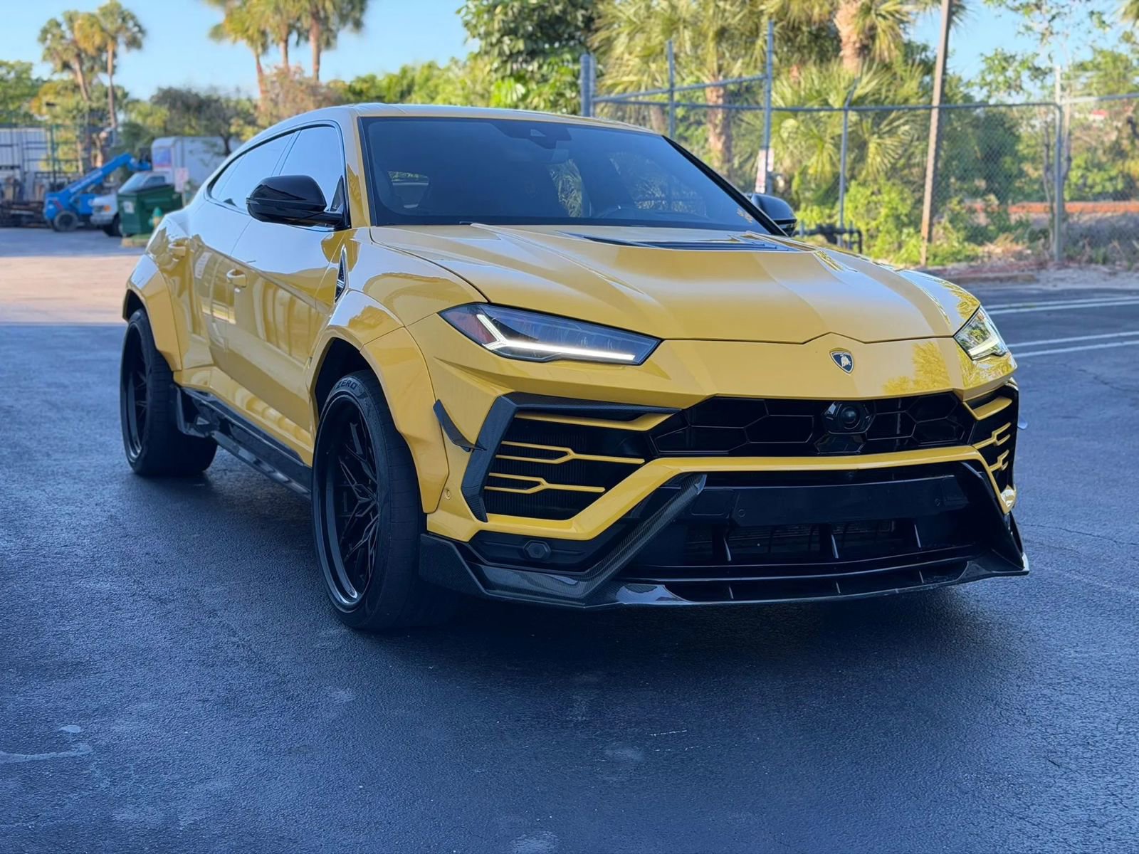 Used 2021 Lamborghini Urus AWD/4WD image 19