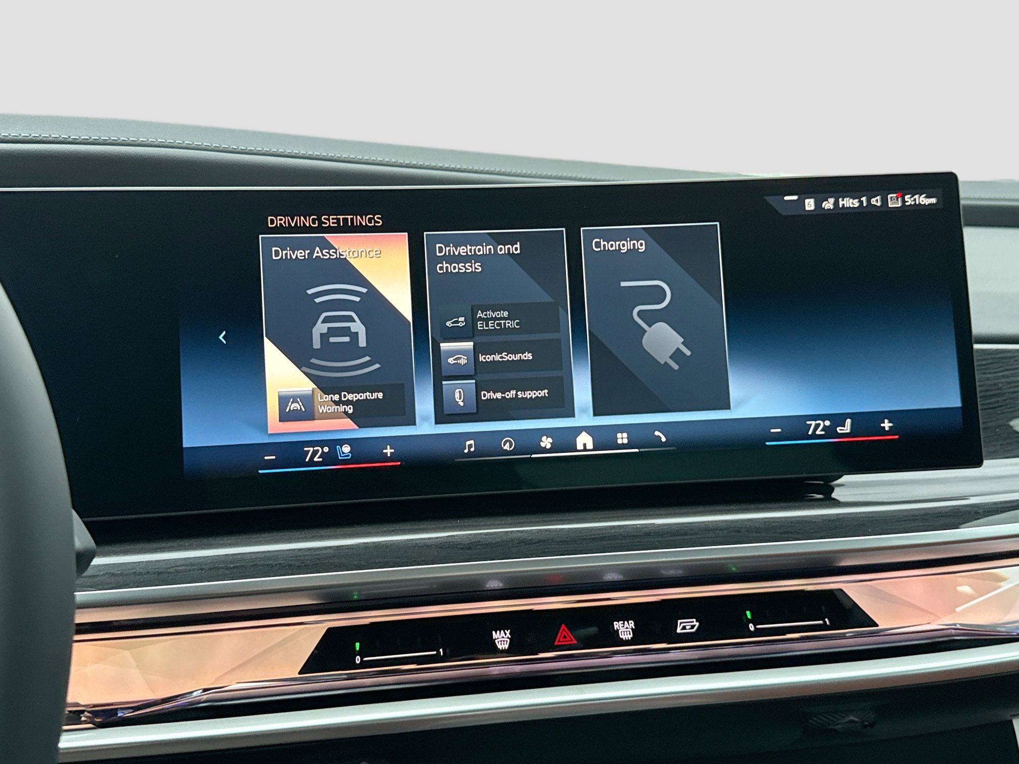New 2026 BMW 750e xDrive w/ Executive Package AWD/4WD image 30