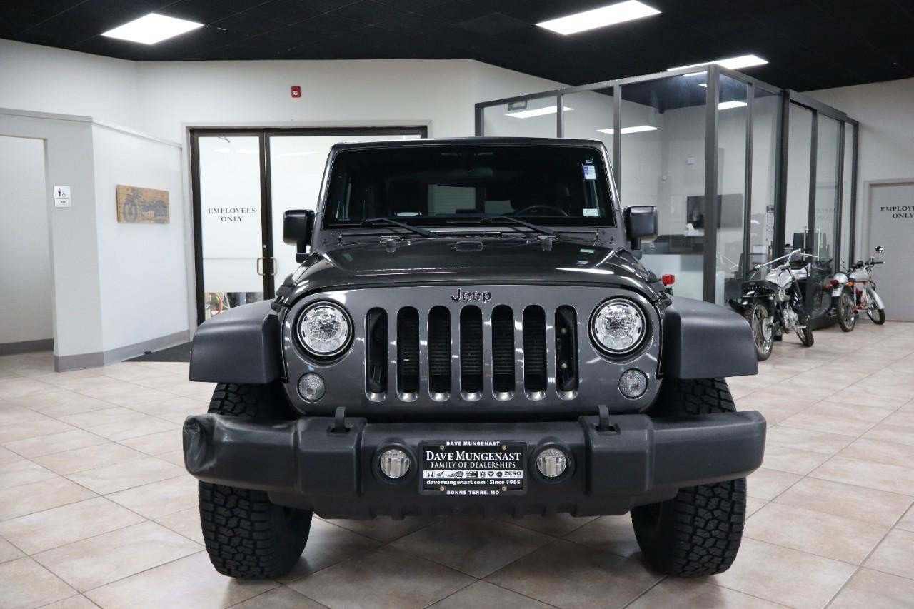 Used 2018 Jeep Wrangler Sport w/ Connectivity Group AWD/4WD image 9