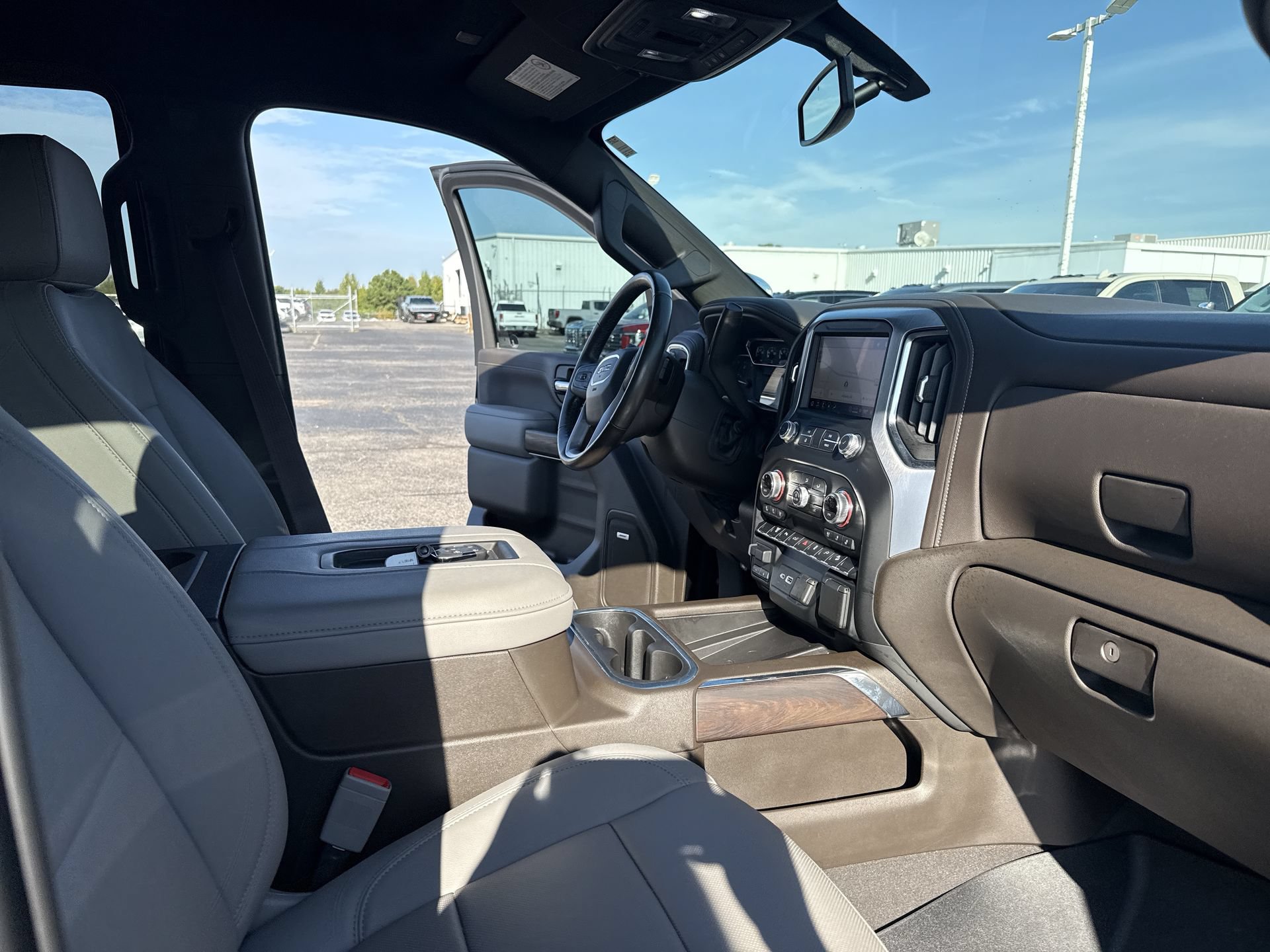 Certified 2022 GMC Sierra 2500 SLT w/ SLT Premium Package AWD/4WD image 35