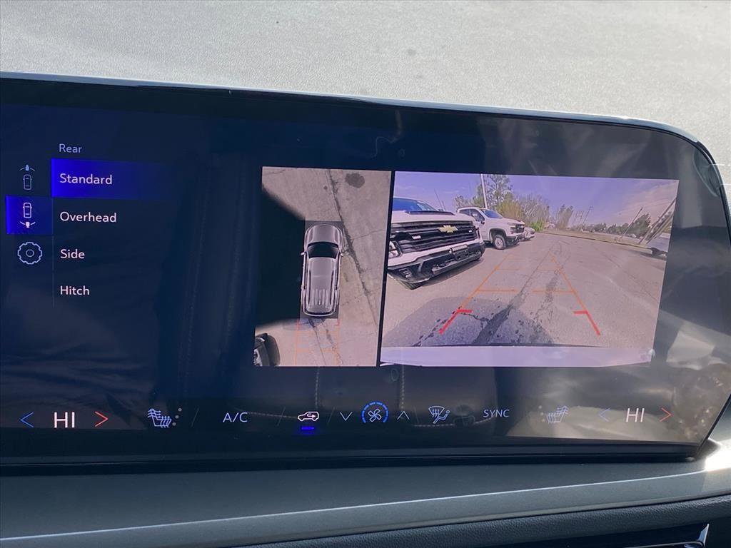 New 2026 Chevrolet Traverse LT w/ Driver Confidence Package image 15