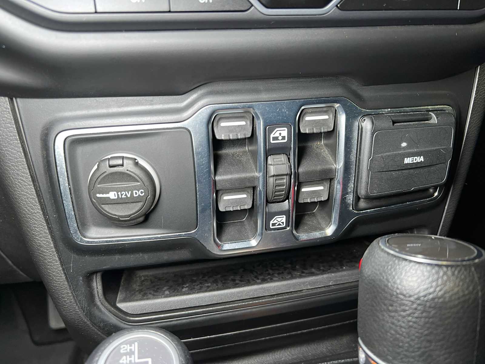 Used 2021 Jeep Wrangler Unlimited Islander image 32