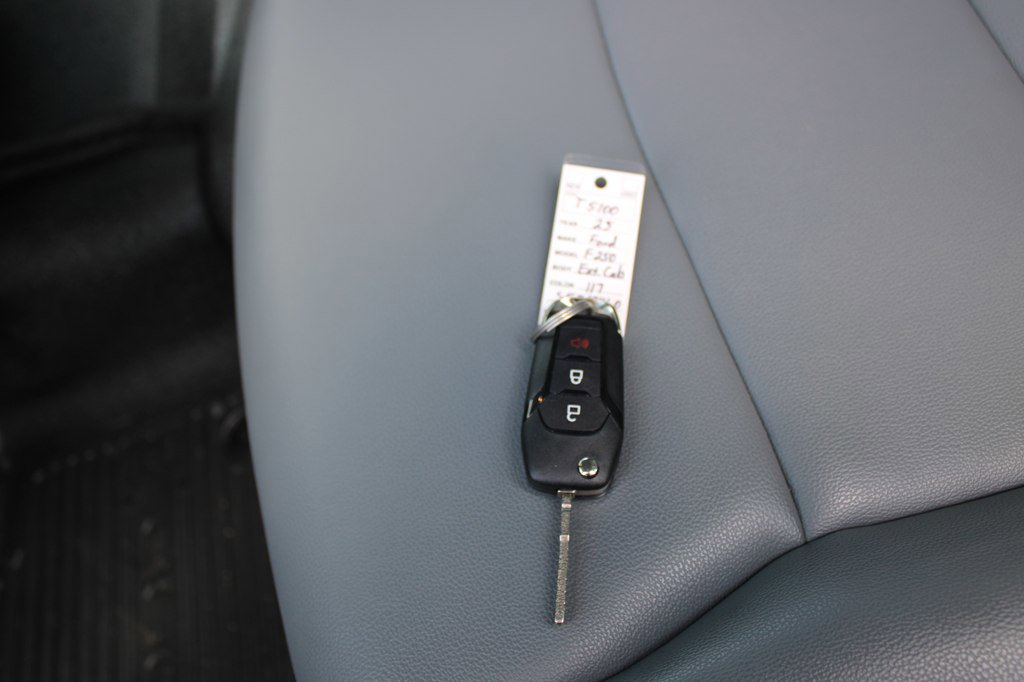 Used 2025 Ford F250 XLT image 34