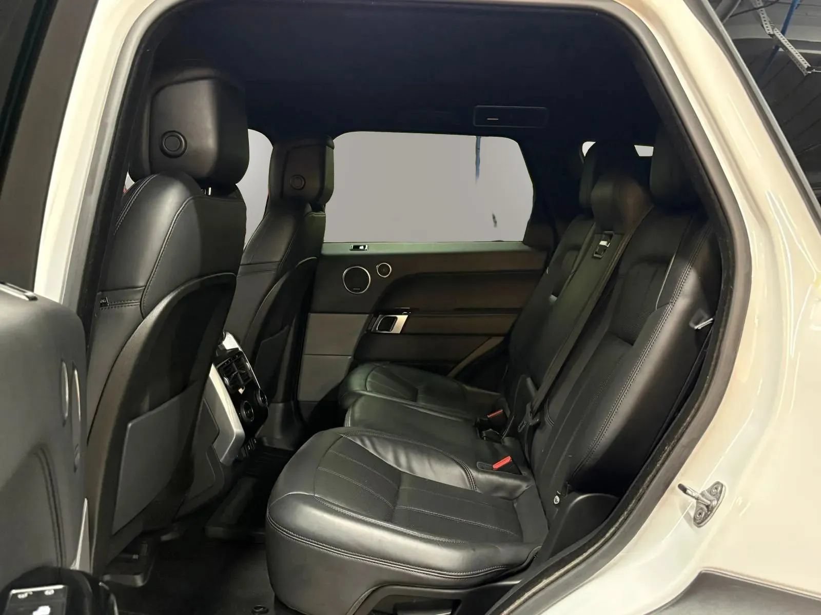 Used 2019 Land Rover Range Rover Sport HSE AWD/4WD image 24
