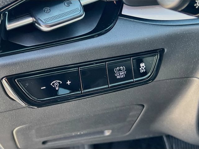 New 2026 Kia Niro LX FWD image 10
