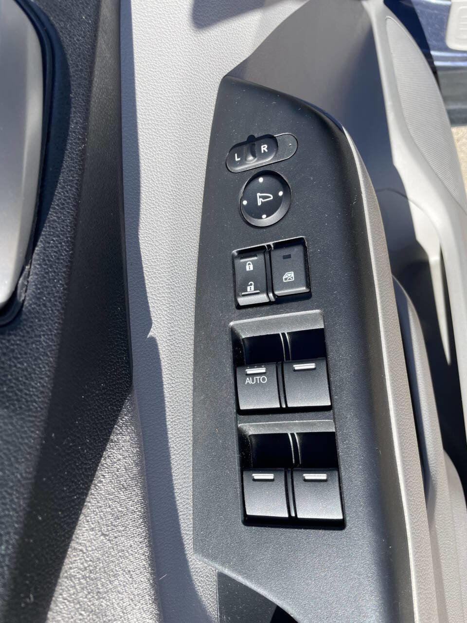 Used 2012 Honda CR-V EX image 14