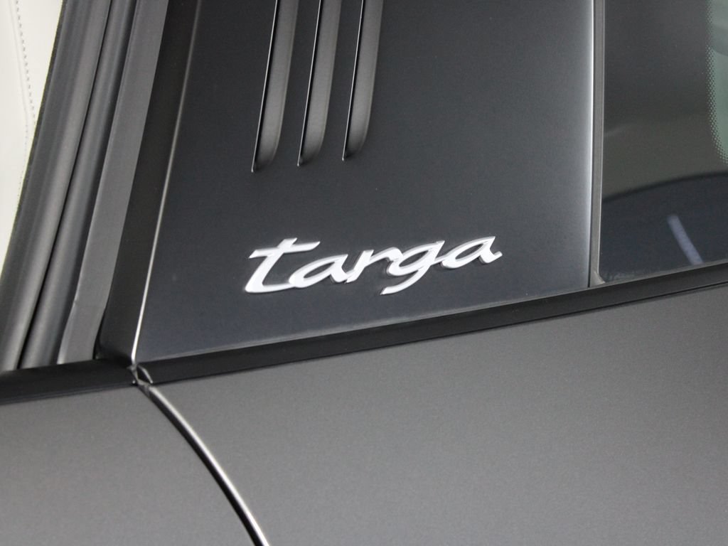 Certified 2024 Porsche 911 Targa 4S w/ Premium Package AWD/4WD image 17