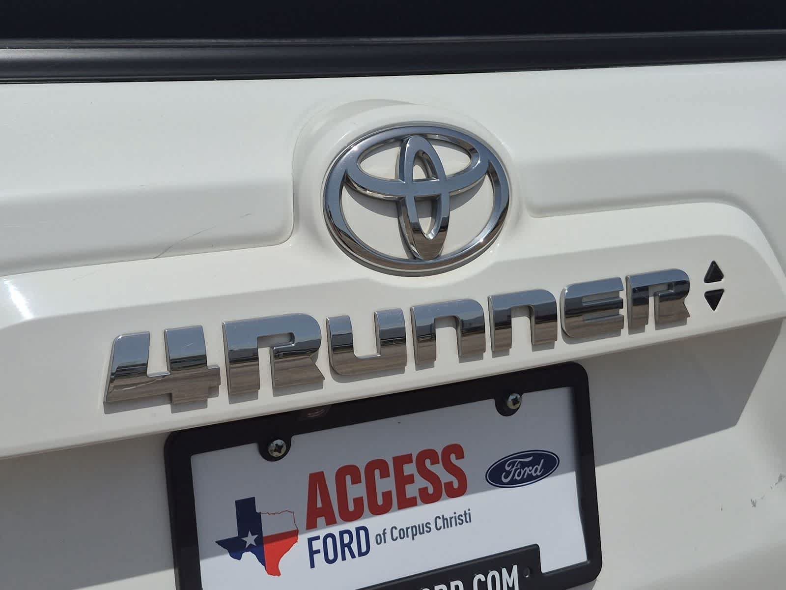 Used 2022 Toyota 4Runner SR5 Premium w/ Moonroof Package AWD/4WD image 31