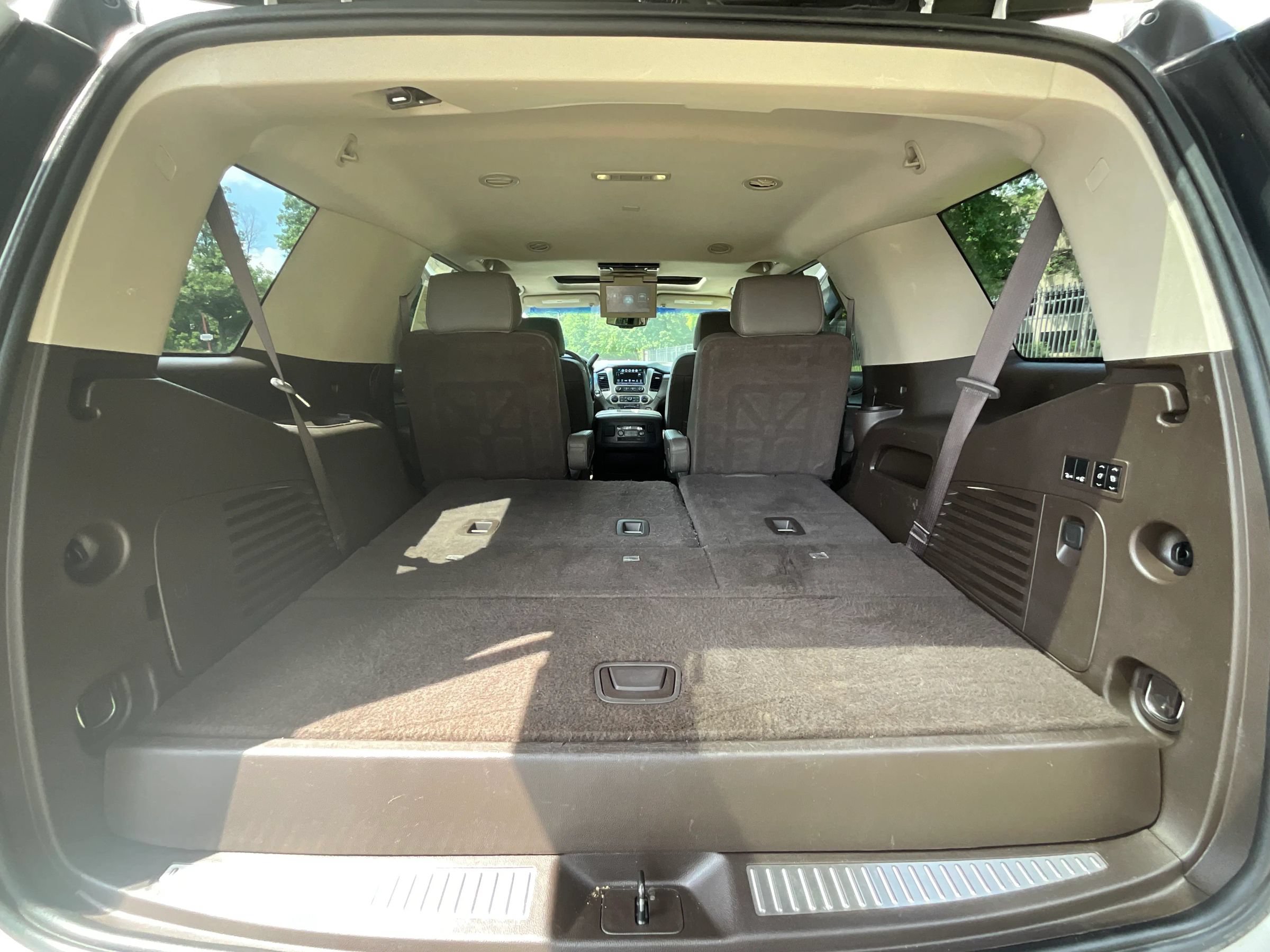 Used 2020 GMC Yukon Denali w/ Open Road Package RWD image 16