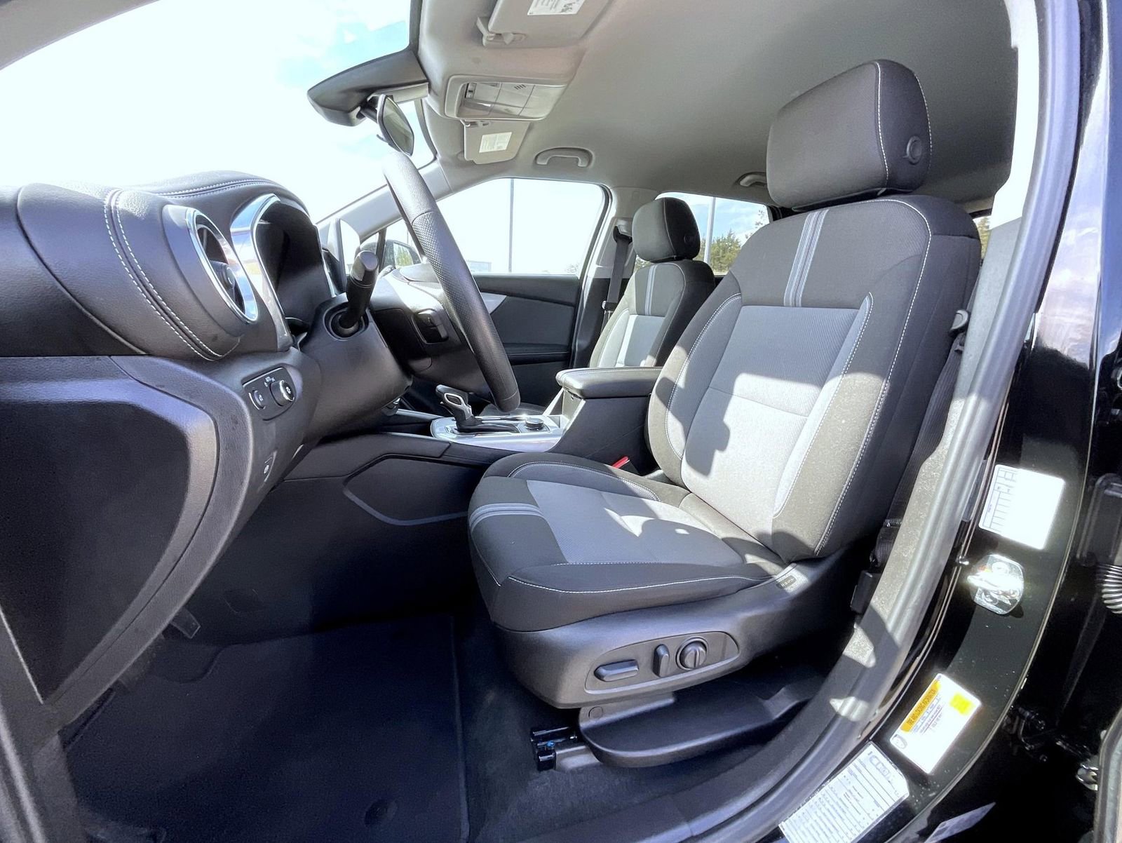 Used 2025 Chevrolet Blazer LT AWD/4WD image 11