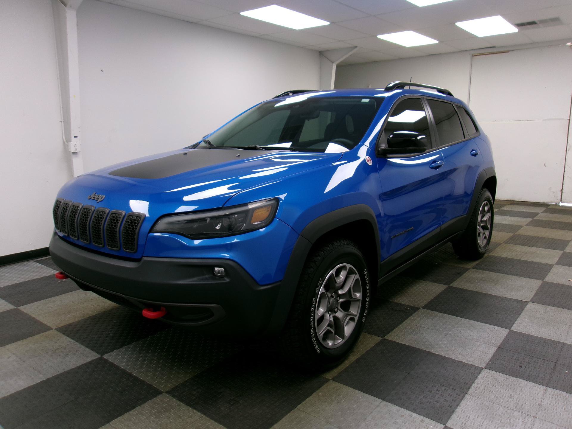 Used 2022 Jeep Cherokee Trailhawk AWD/4WD image 1