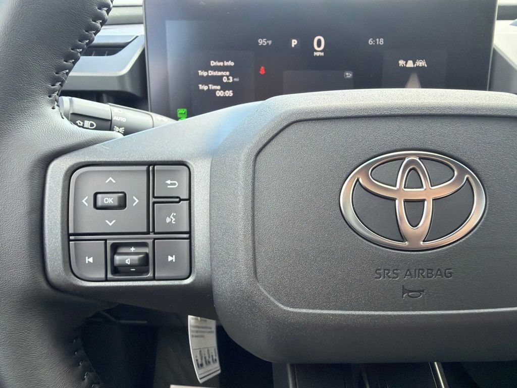 Used 2026 Toyota RAV4 SE w/ Convenience Package AWD/4WD image 25