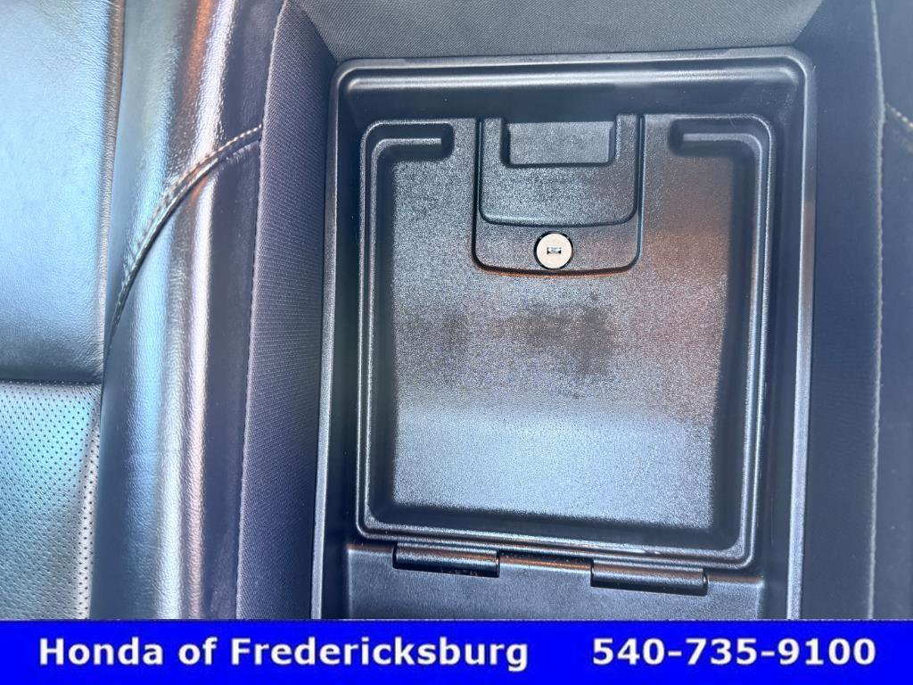 Used 2016 Toyota Avalon Limited w/ Toyota Safety Sense Package image 24