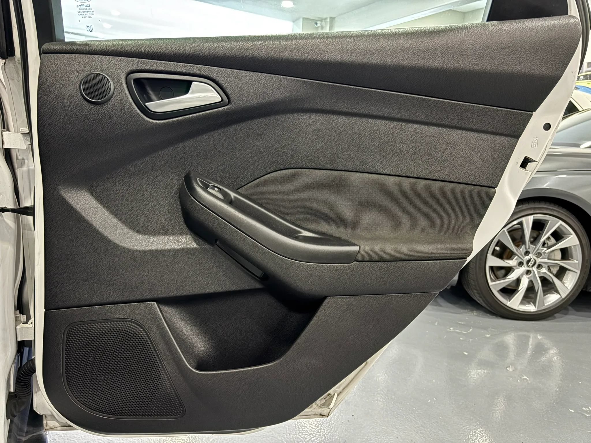 Used 2014 Ford Focus Titanium FWD image 36