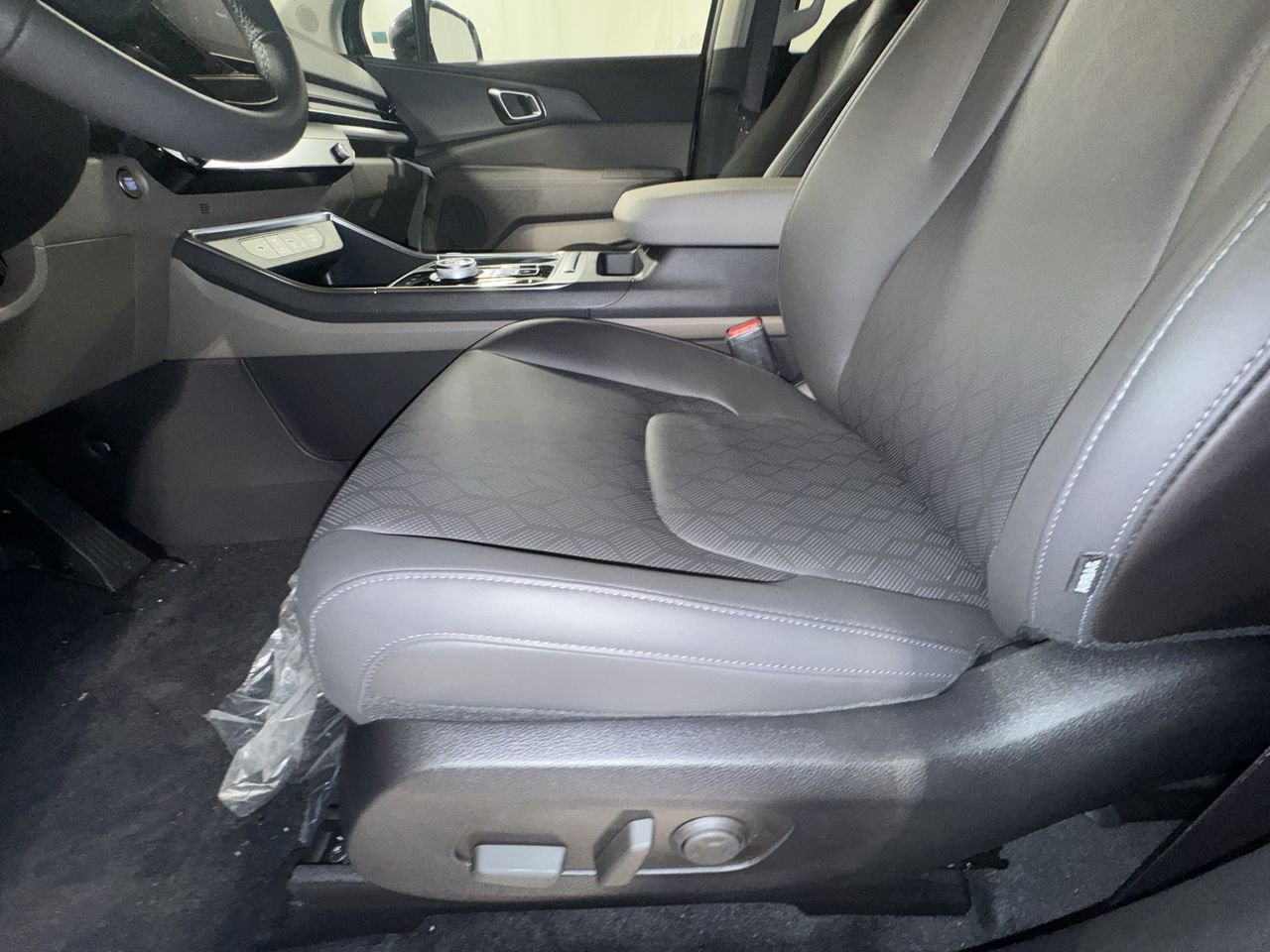 New 2026 Kia Carnival EX image 14