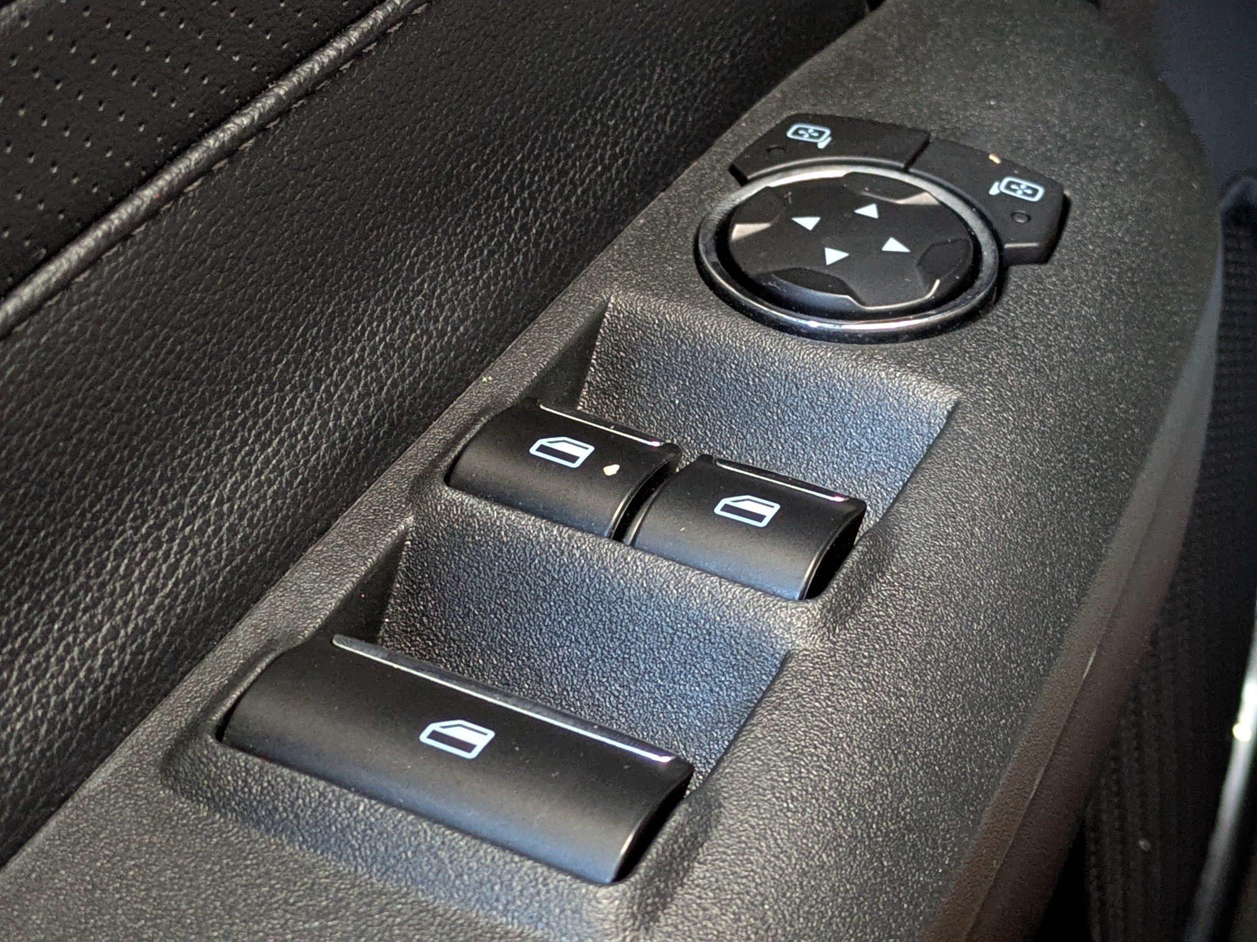 Used 2019 Ford Mustang Premium w/ Equipment Group 201A RWD image 26