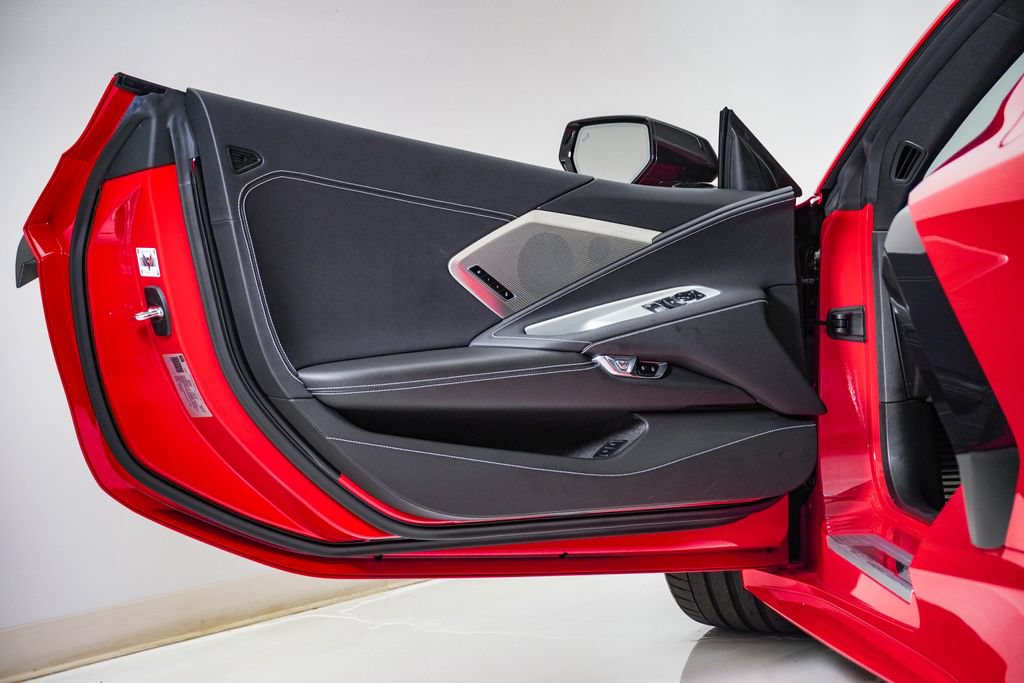 Used 2021 Chevrolet Corvette Stingray Preferred Cpe w/ Z51 Performance Package RWD image 29