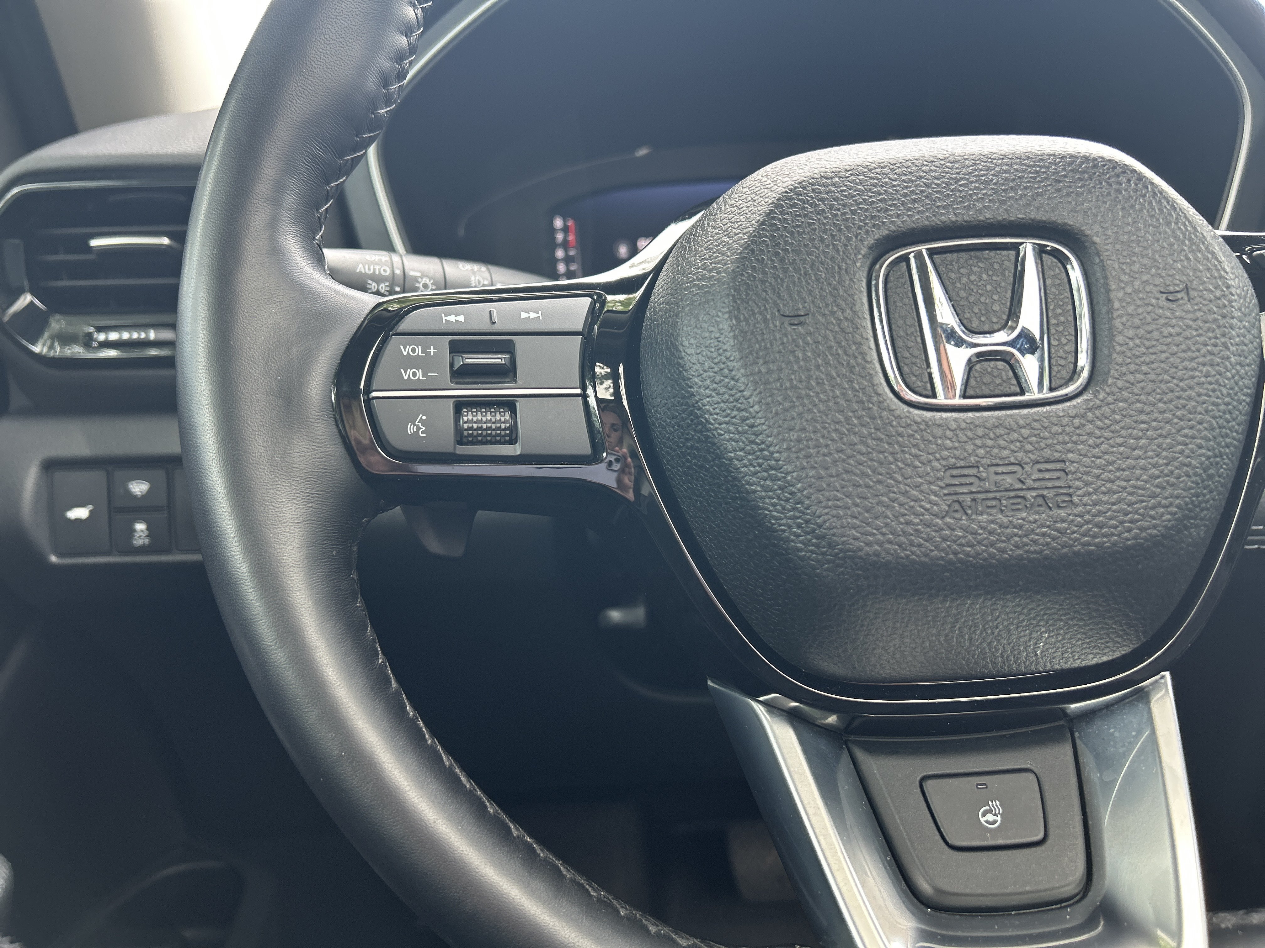 Used 2025 Honda Pilot Elite image 18