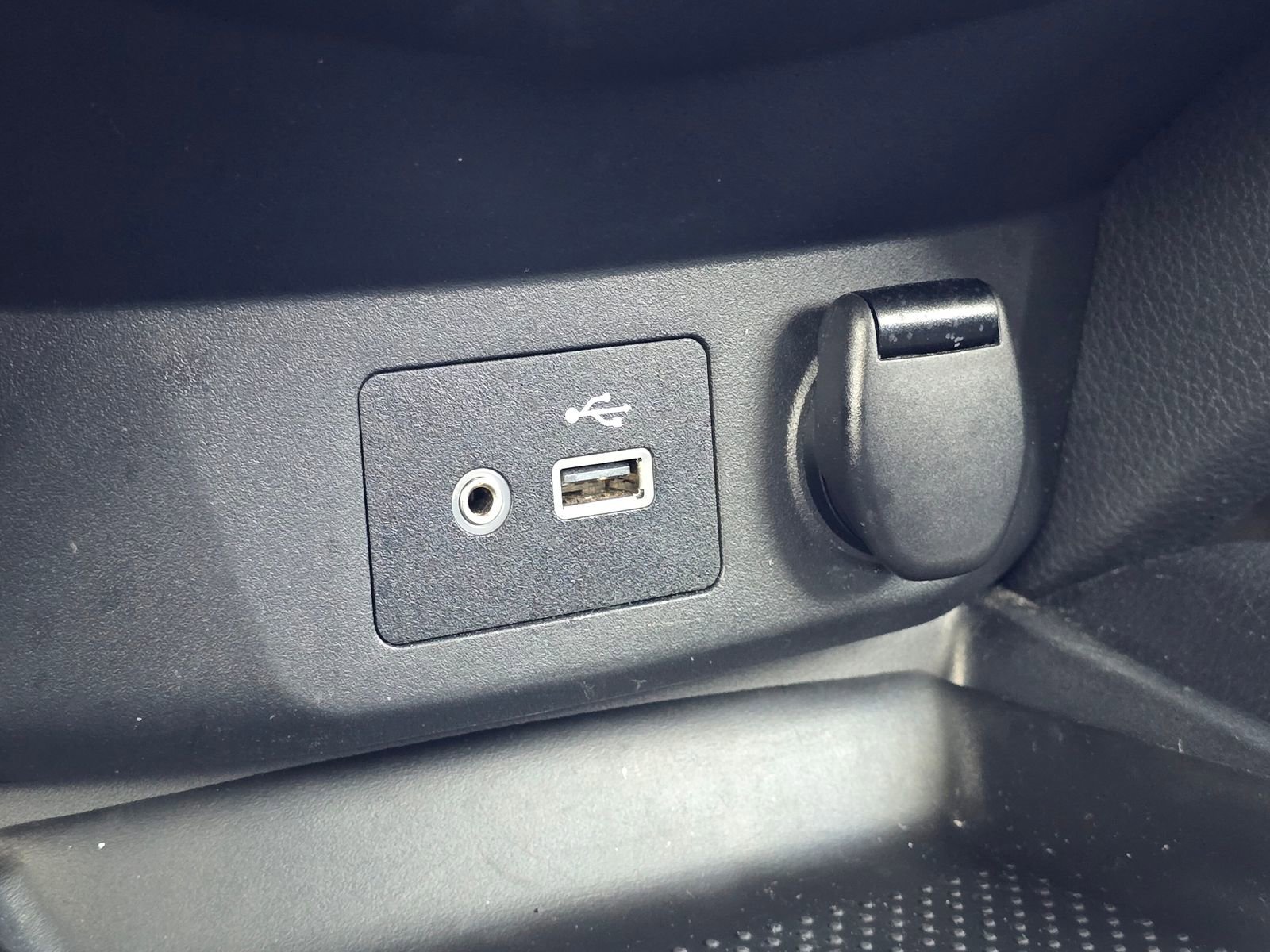 Used 2020 Nissan Rogue S w/ Special Edition Package image 27