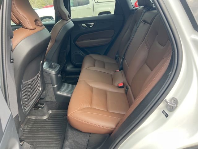 Certified 2024 Volvo XC60 T8 Plus w/ Protection Package Premier image 24