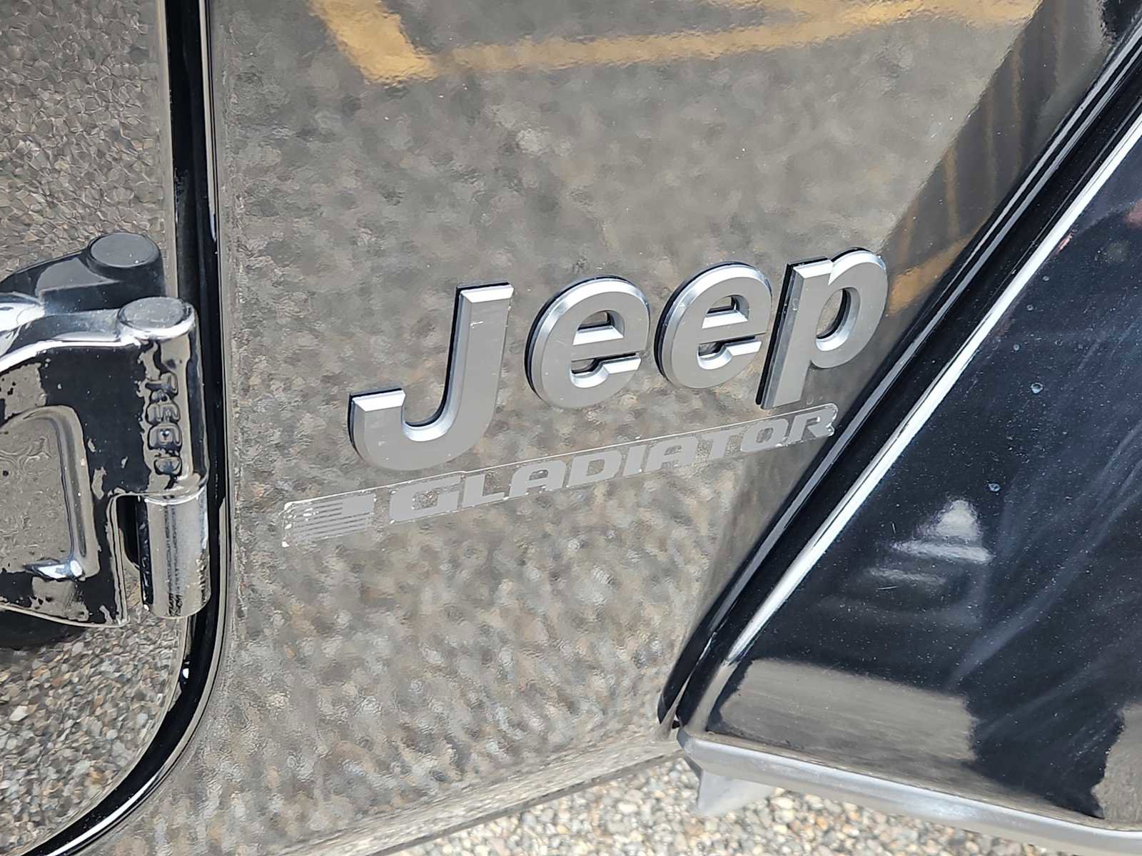 Used 2023 Jeep Gladiator Sport AWD/4WD image 12