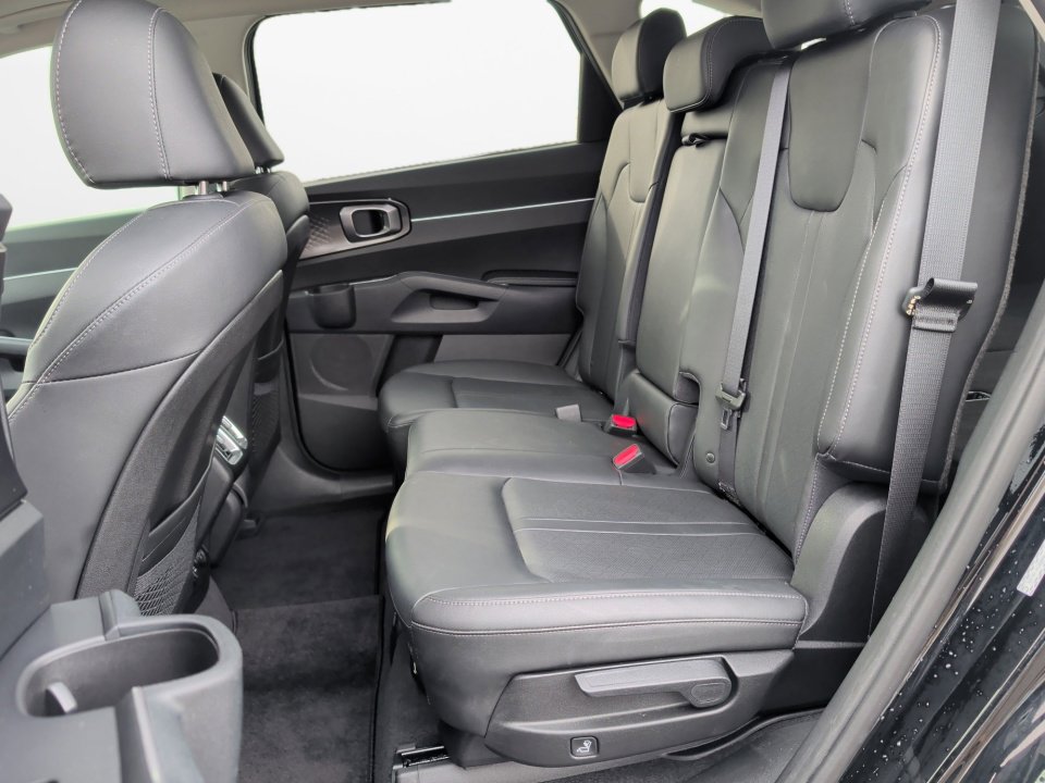 Used 2023 Kia Sorento S w/ Panoramic Sunroof Package image 15