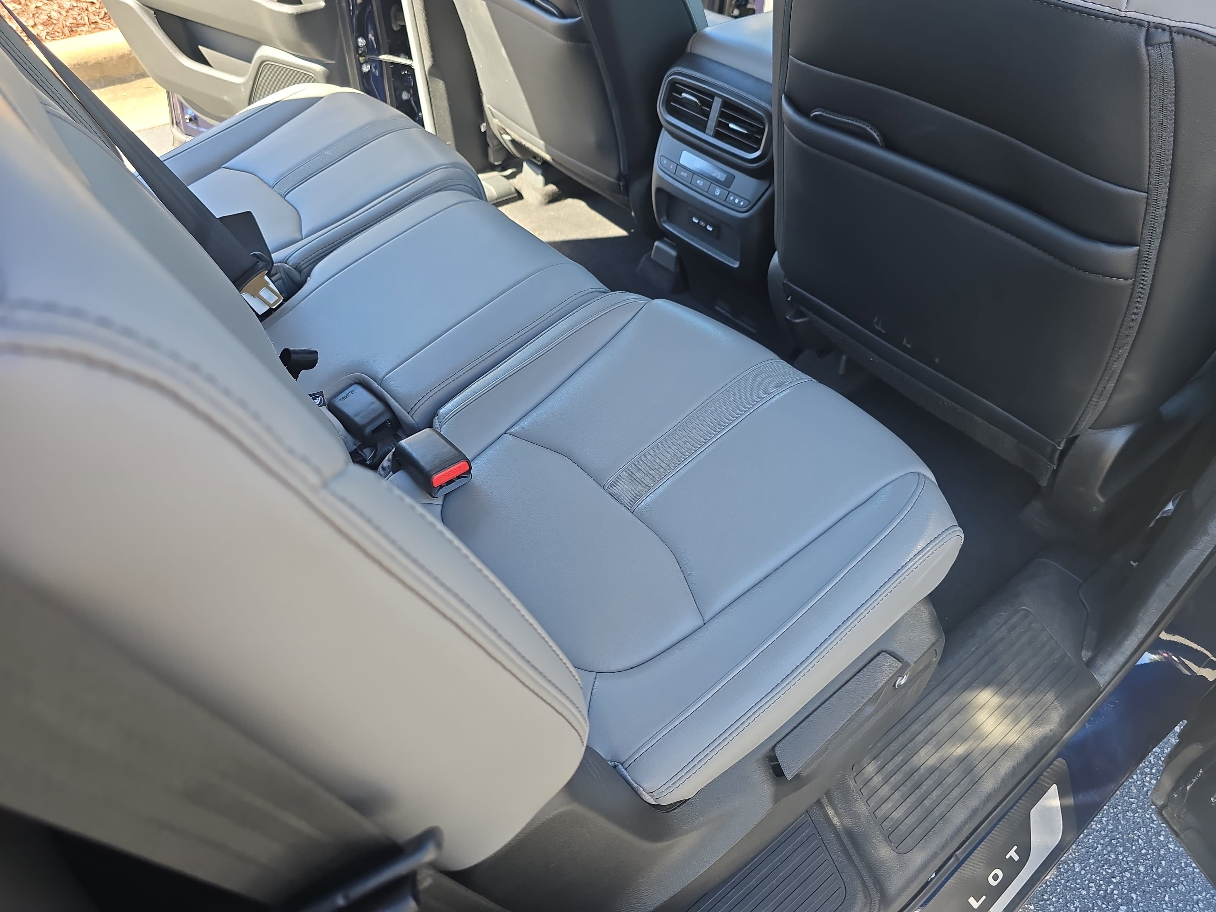 Certified 2024 Honda Pilot Touring image 11