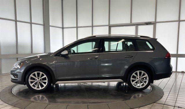 Used 2017 Volkswagen Golf SE AWD/4WD image 4