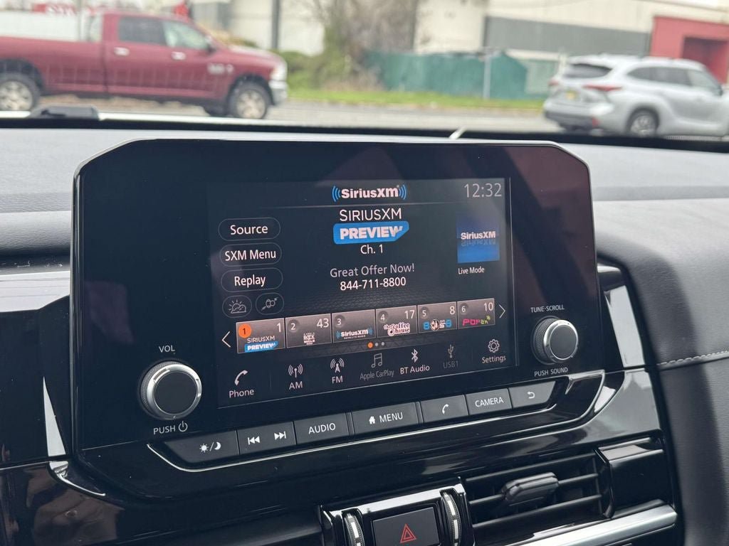 Used 2022 Nissan Pathfinder SV AWD/4WD image 19