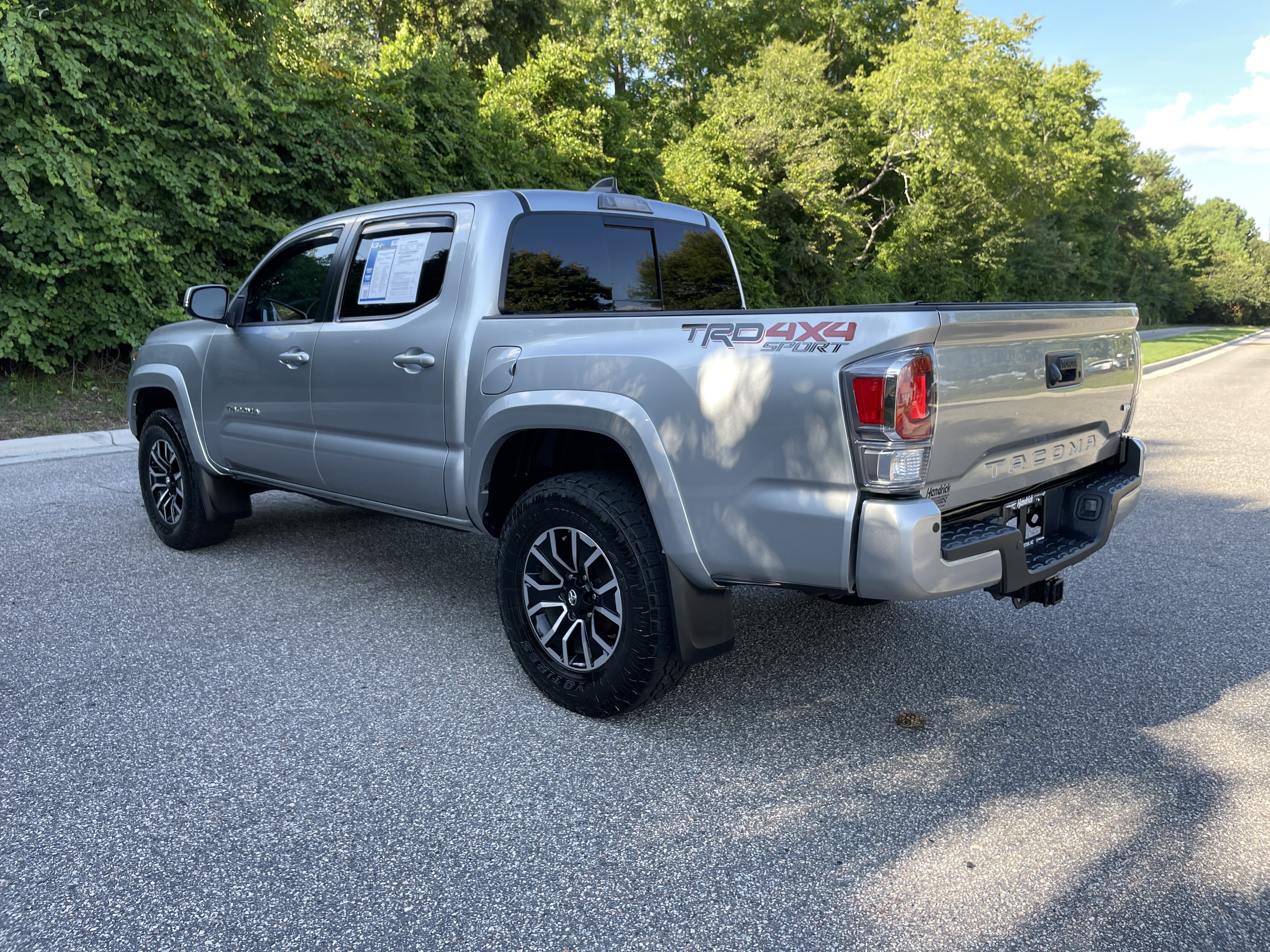 Used 2022 Toyota Tacoma TRD Sport w/ Technology Package AWD/4WD image 7