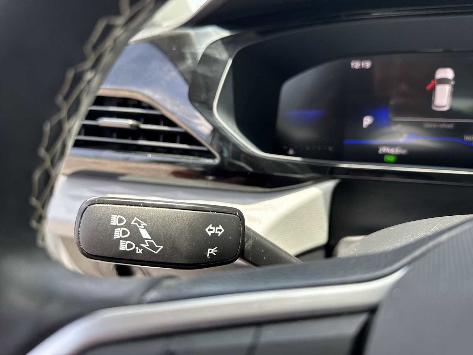 Certified 2023 Volkswagen Taos S FWD image 32