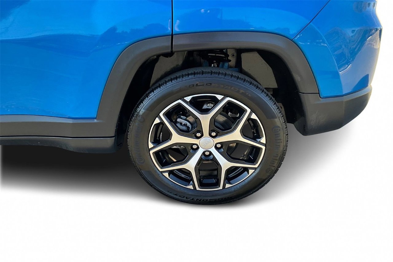 Certified 2024 Jeep Compass Limited image 31