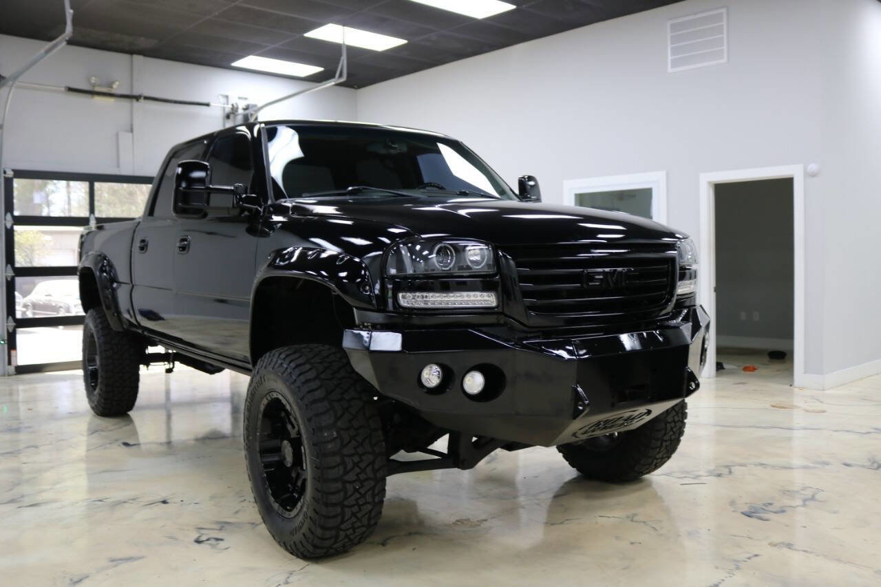 Used 2006 GMC Sierra 2500 SLT w/ Heavy-Duty Power Package image 3