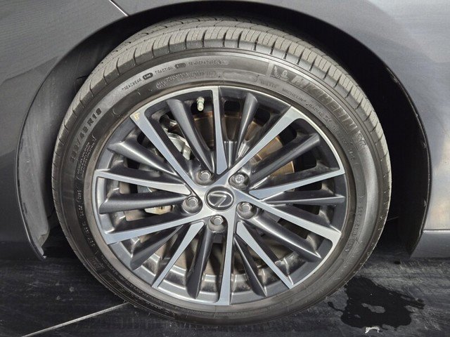 Certified 2025 Lexus ES 300h w/ Premium Package image 12