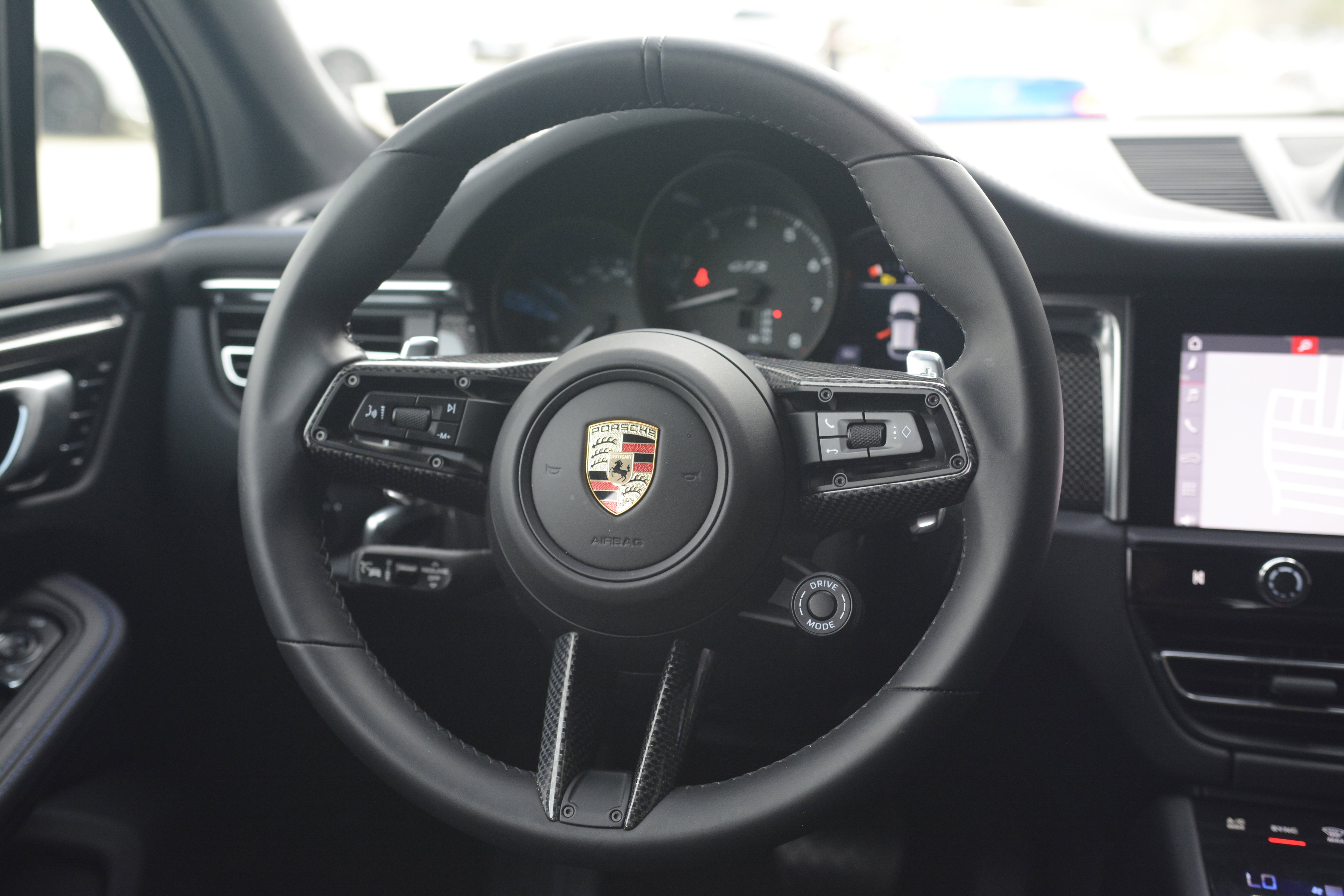 Certified 2024 Porsche Macan GTS w/ Premium Plus Package AWD/4WD image 16