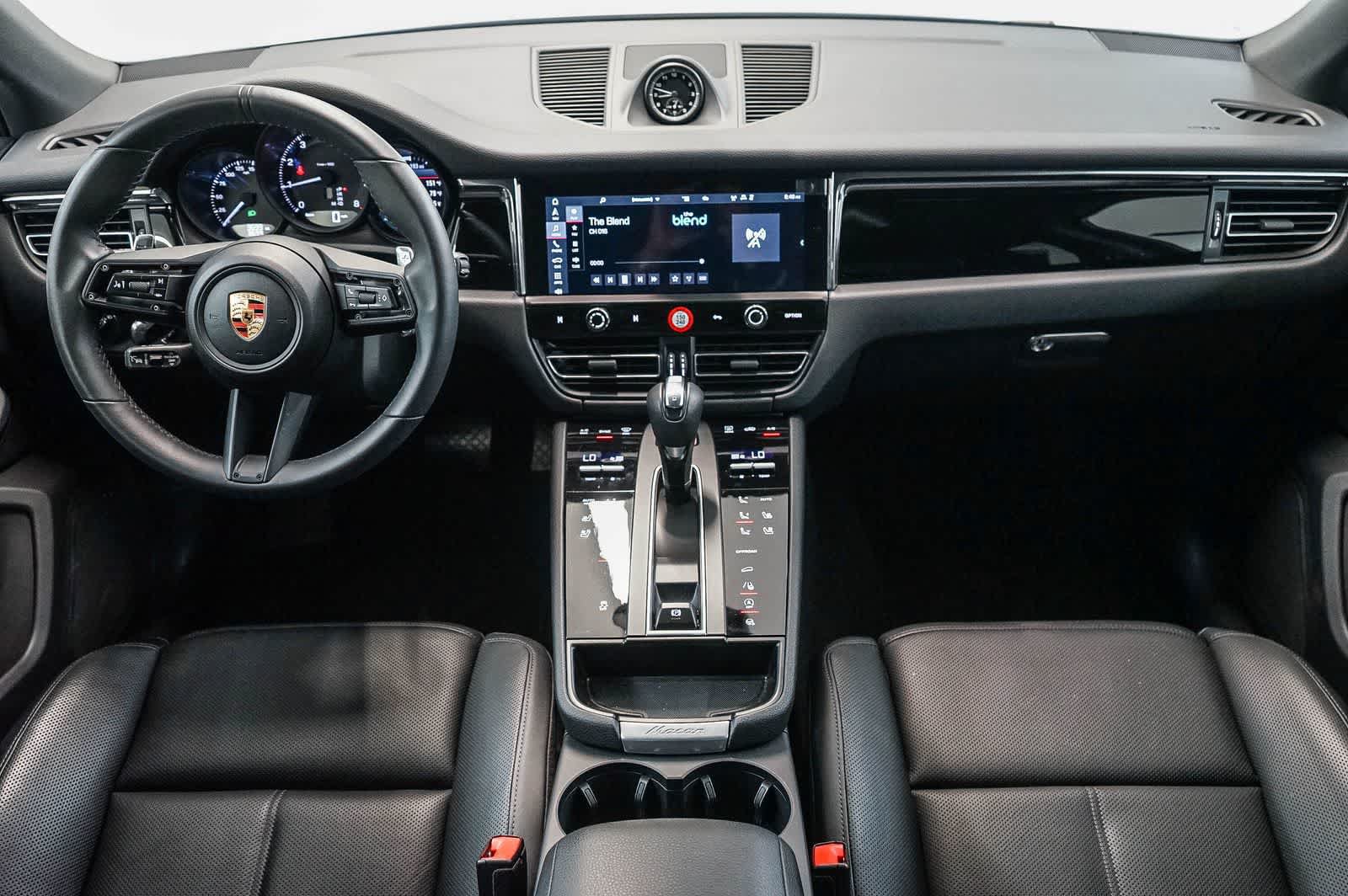 Certified 2026 Porsche Macan AWD/4WD image 18