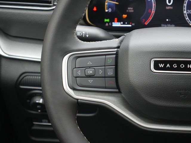 Used 2025 Jeep Wagoneer Series II AWD/4WD image 16