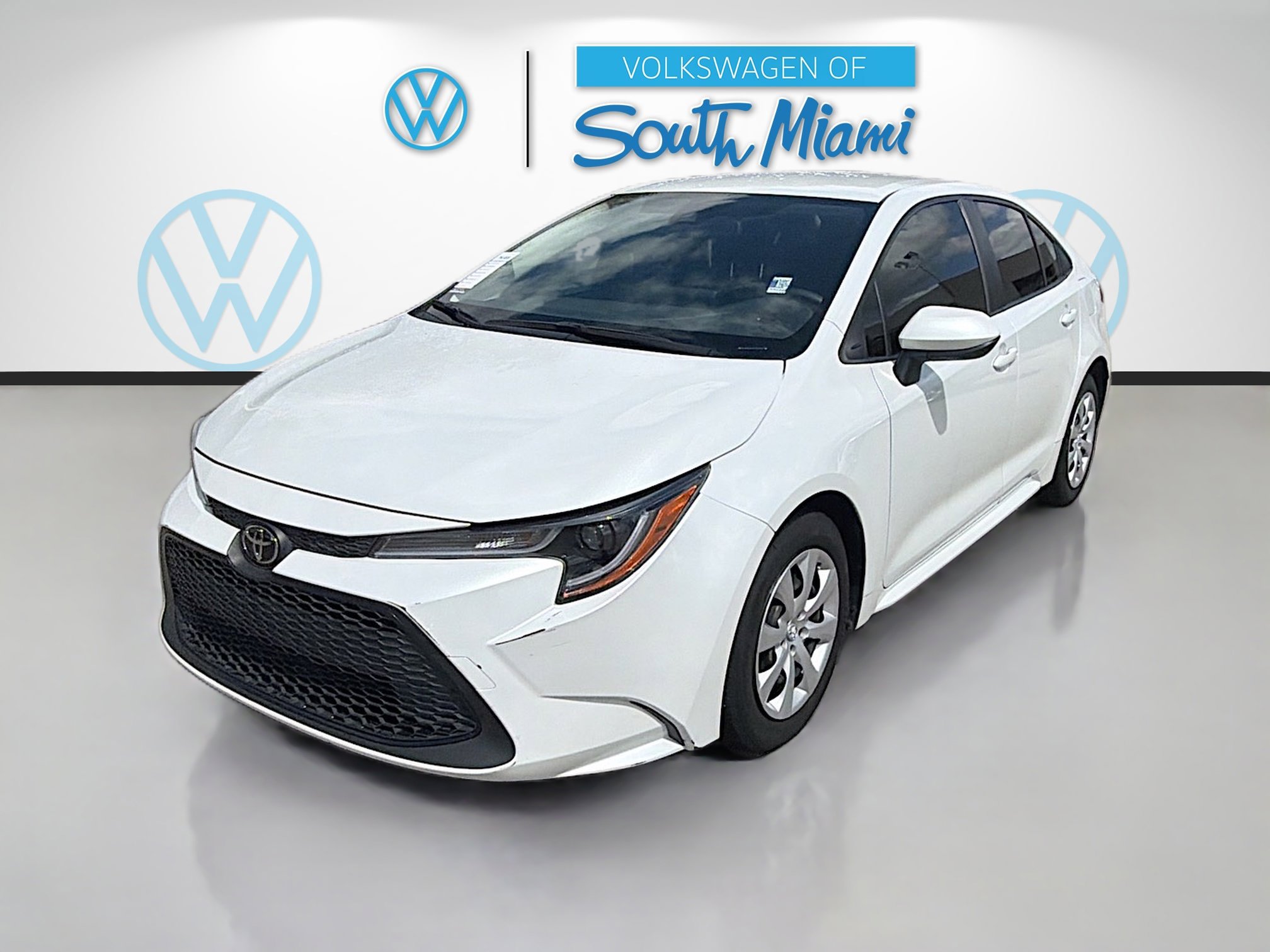 Used 2022 Toyota Corolla LE image 3