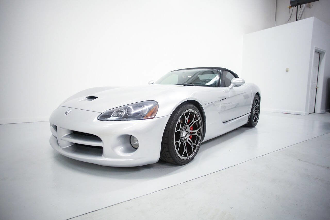 Used 2003 Dodge Viper SRT-10 RWD image 1