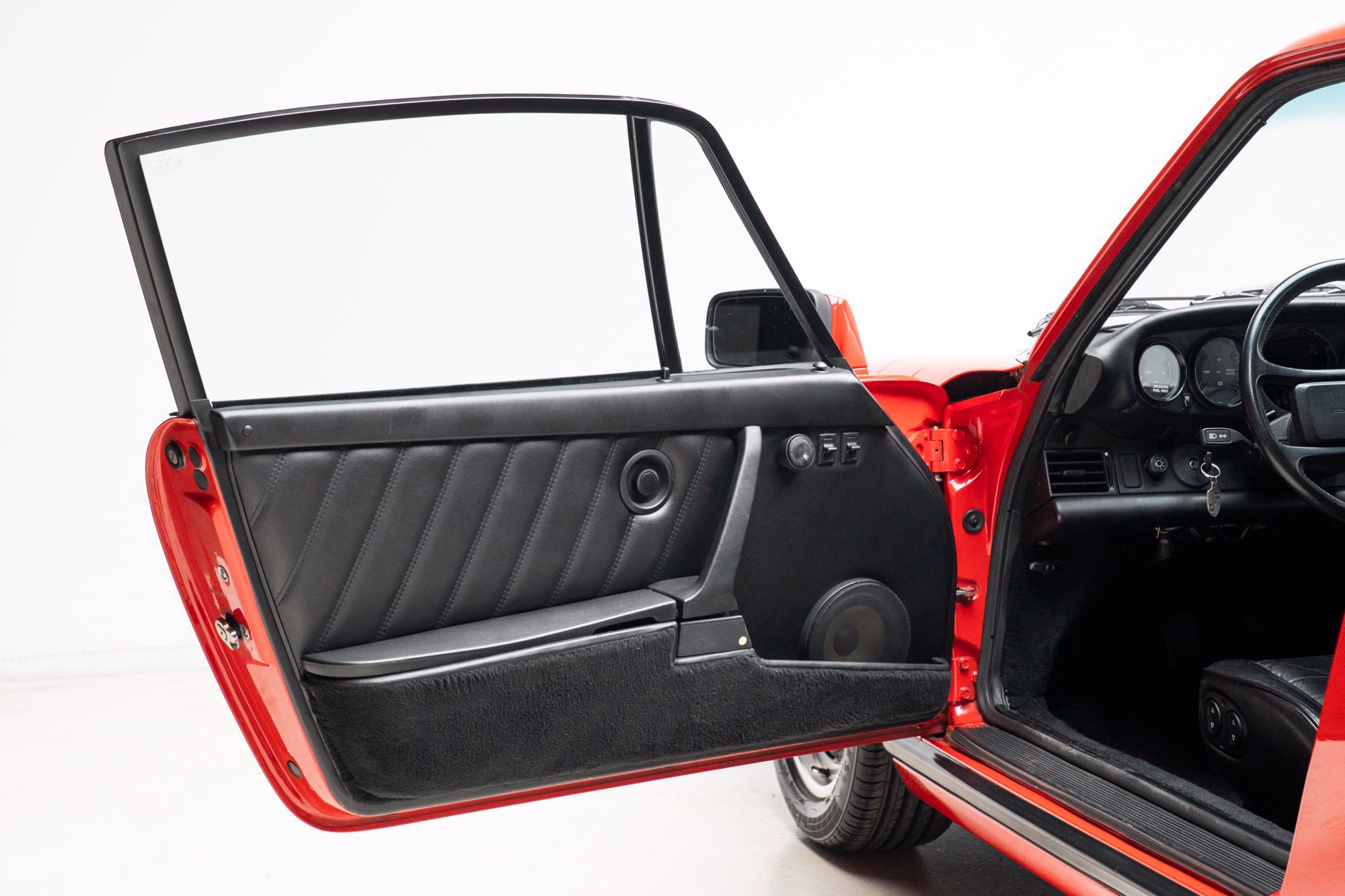 Used 1987 Porsche 911 Carrera RWD image 19