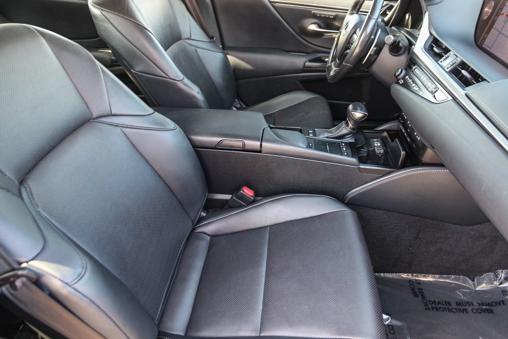 Used 2019 Lexus ES 300h w/ Premium Package FWD image 17