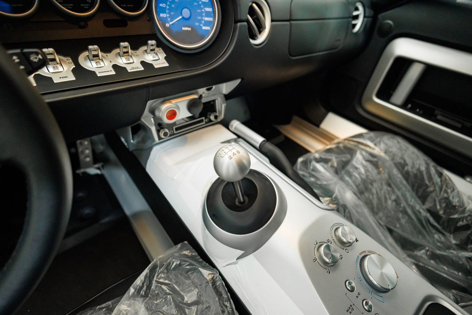 Used 2006 Ford GT RWD image 61