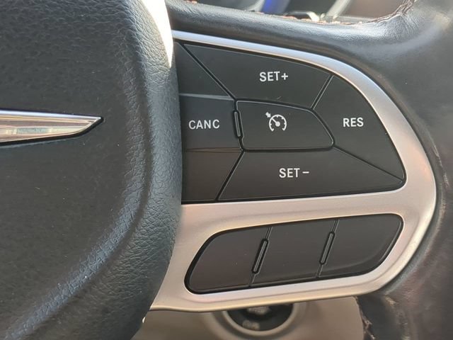 Used 2019 Chrysler Pacifica Touring-L FWD image 24