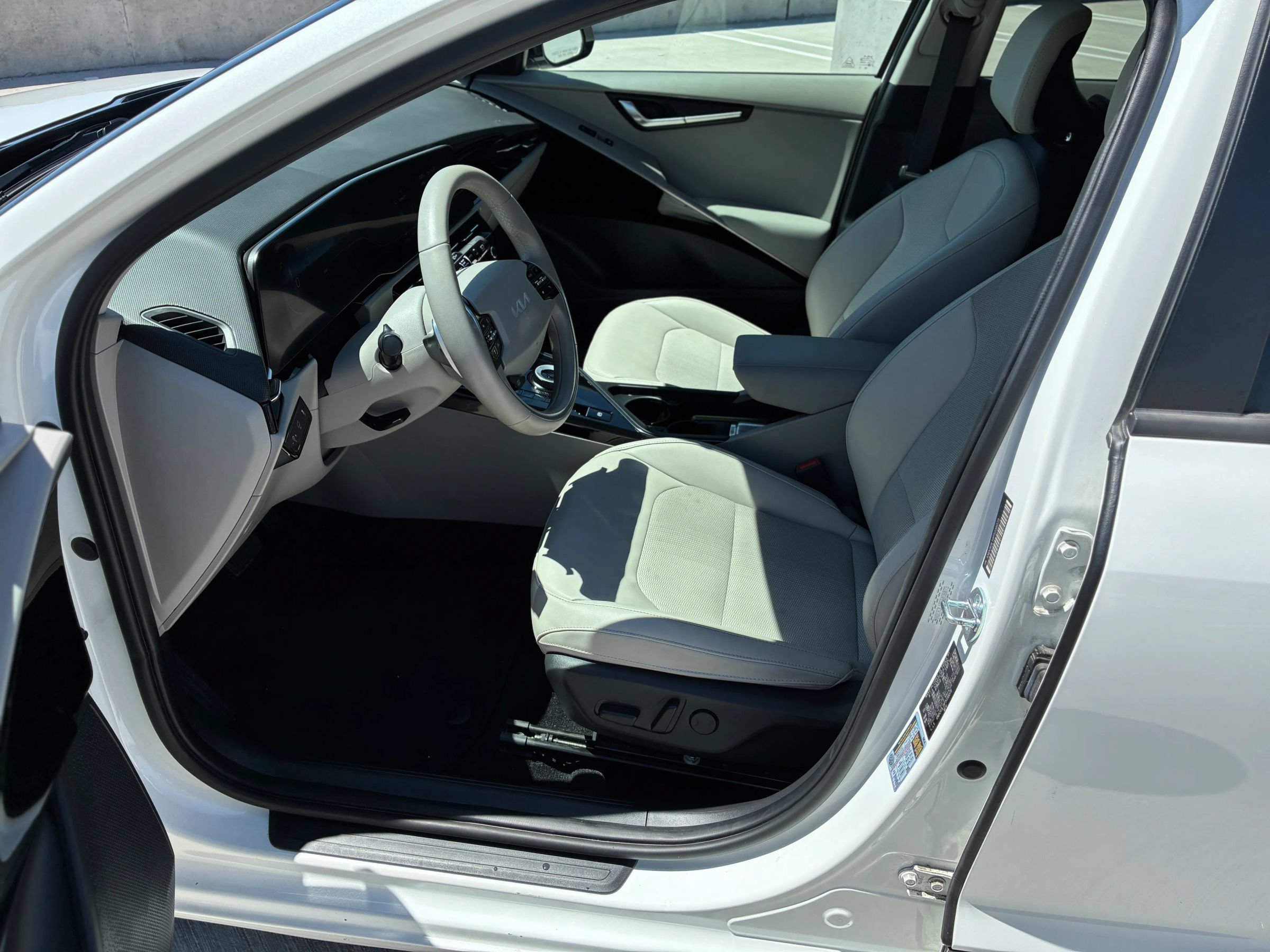 Used 2023 Kia Niro Wind FWD image 27