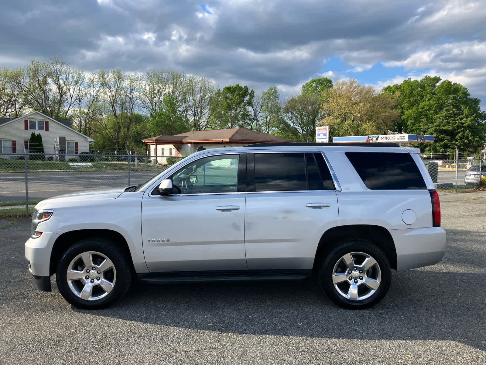 Used 2015 Chevrolet Tahoe LT AWD/4WD image 5