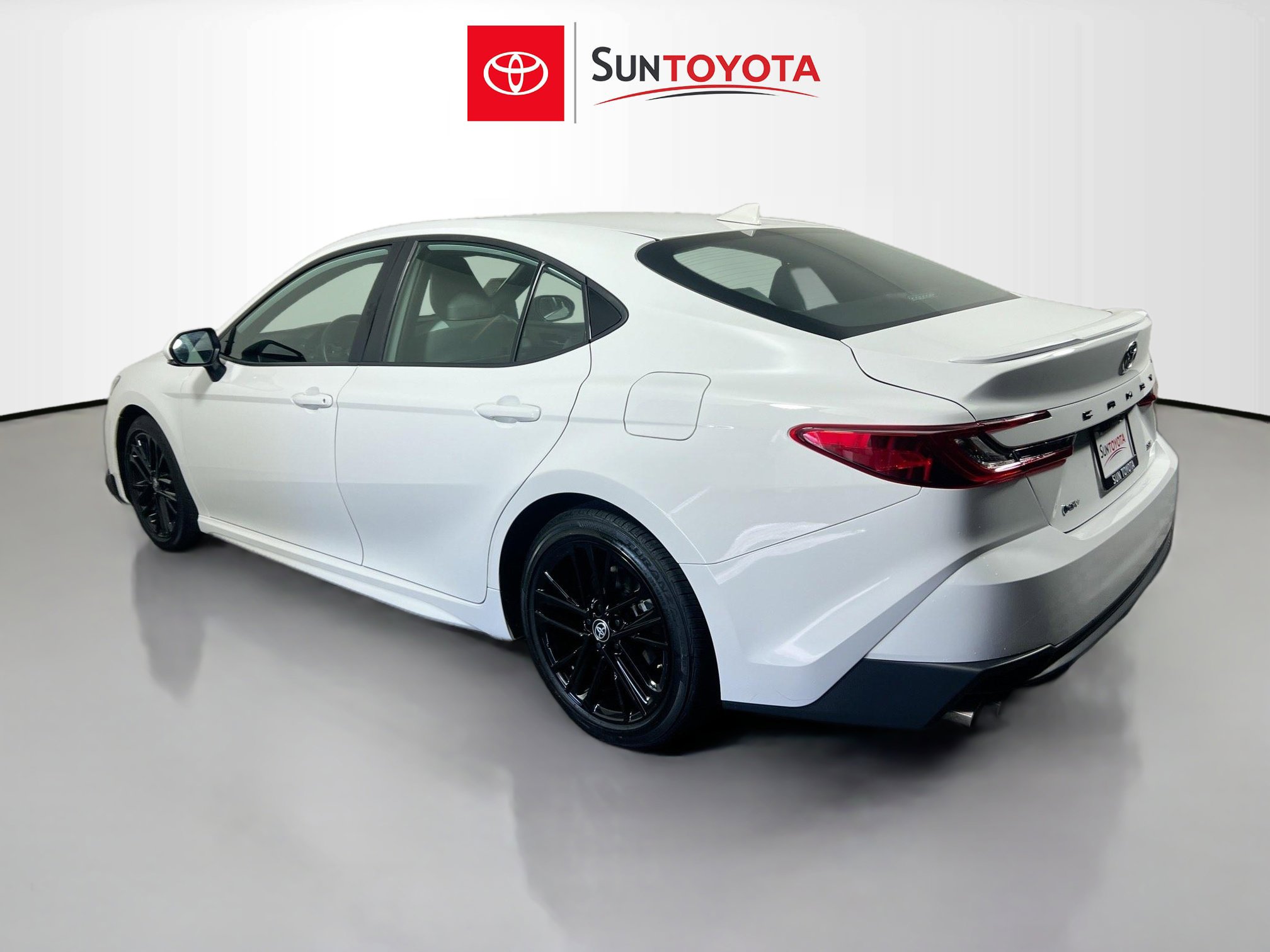 Used 2025 Toyota Camry SE image 6